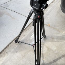 Manfrotto 547B Photographers Tripod