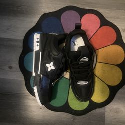 LV Skate Black White