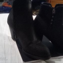 Boots Size 7