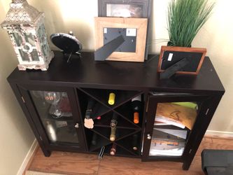 Wine cabinet