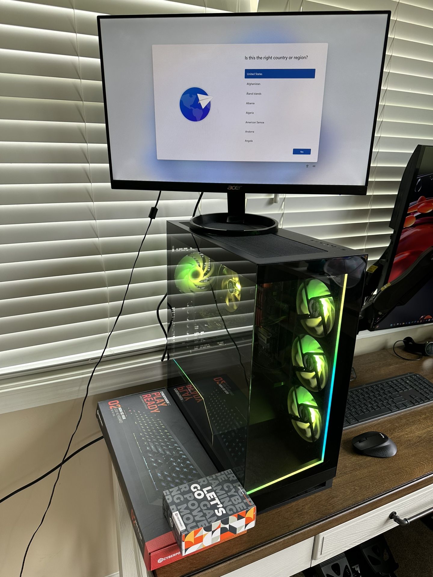 Gaming PC Bundle – Ryzen 5 / RX 6500 XT / 32GB RAM / 1TB SSD + 1080p Monitor + RGB Keyboard/Mouse!