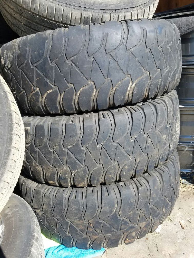 33x10.5x16 mud tires
