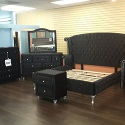 4pc Queen Bedroom Set Queen Bedframe Dresser Mirror Nightstand Nightstand