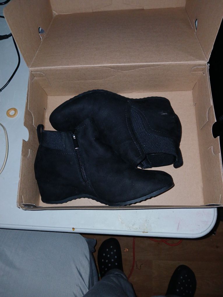 Black Suede Booties Trixie Style, Size 10 Wide