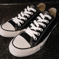Converse womens 7.5 Good Condition 