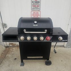 Dyna- Glo 5 Burner Bbq Grill 
