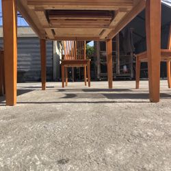 MESA CON  6 Sillas