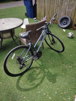 LADIES SCHWINN 700C CIRCUIT BIKE