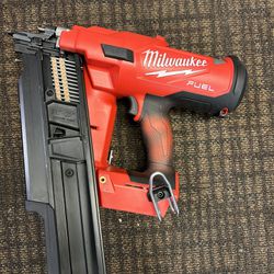 Milwaukee Fuel Framing Nail Gun TOOL ONLY 