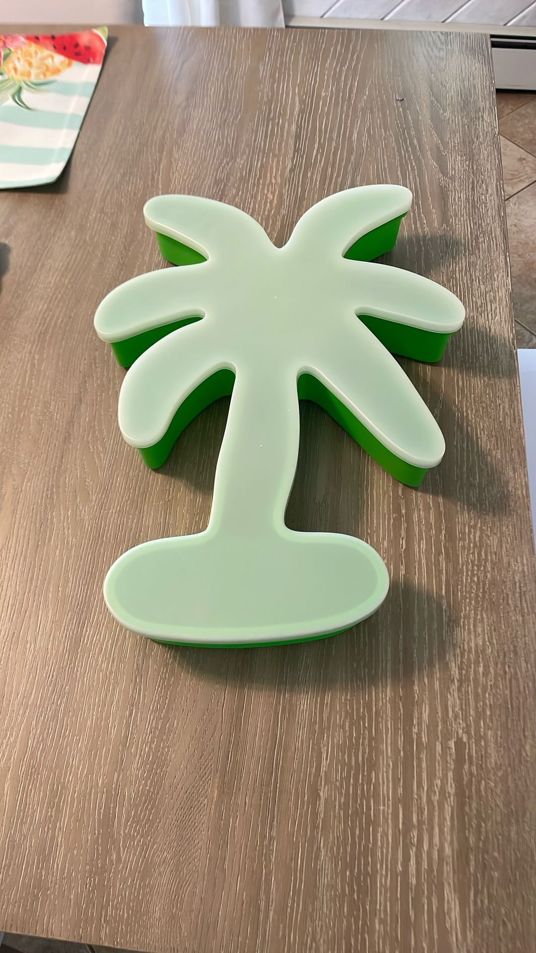 SNACK TRAY WITH COVER