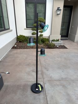 Standing floor lamp