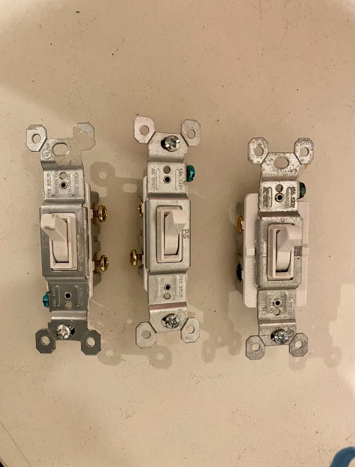 Free Light Switches- Must Pick Up In Buckhead!