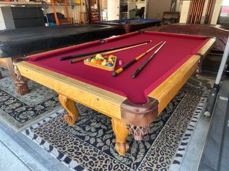 Elegant 8’ Billiard Pool Table - Brand New Felt - Can Deliver!