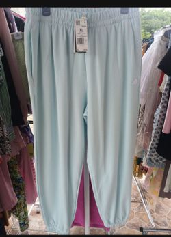 New womens adidas sweats size xlarge