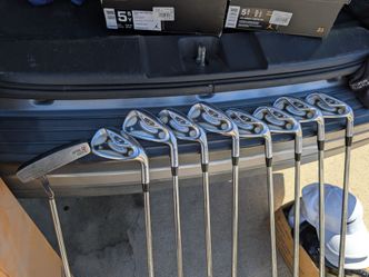Taylormade R7 IRON SET  (USED) RIGHT HANDED