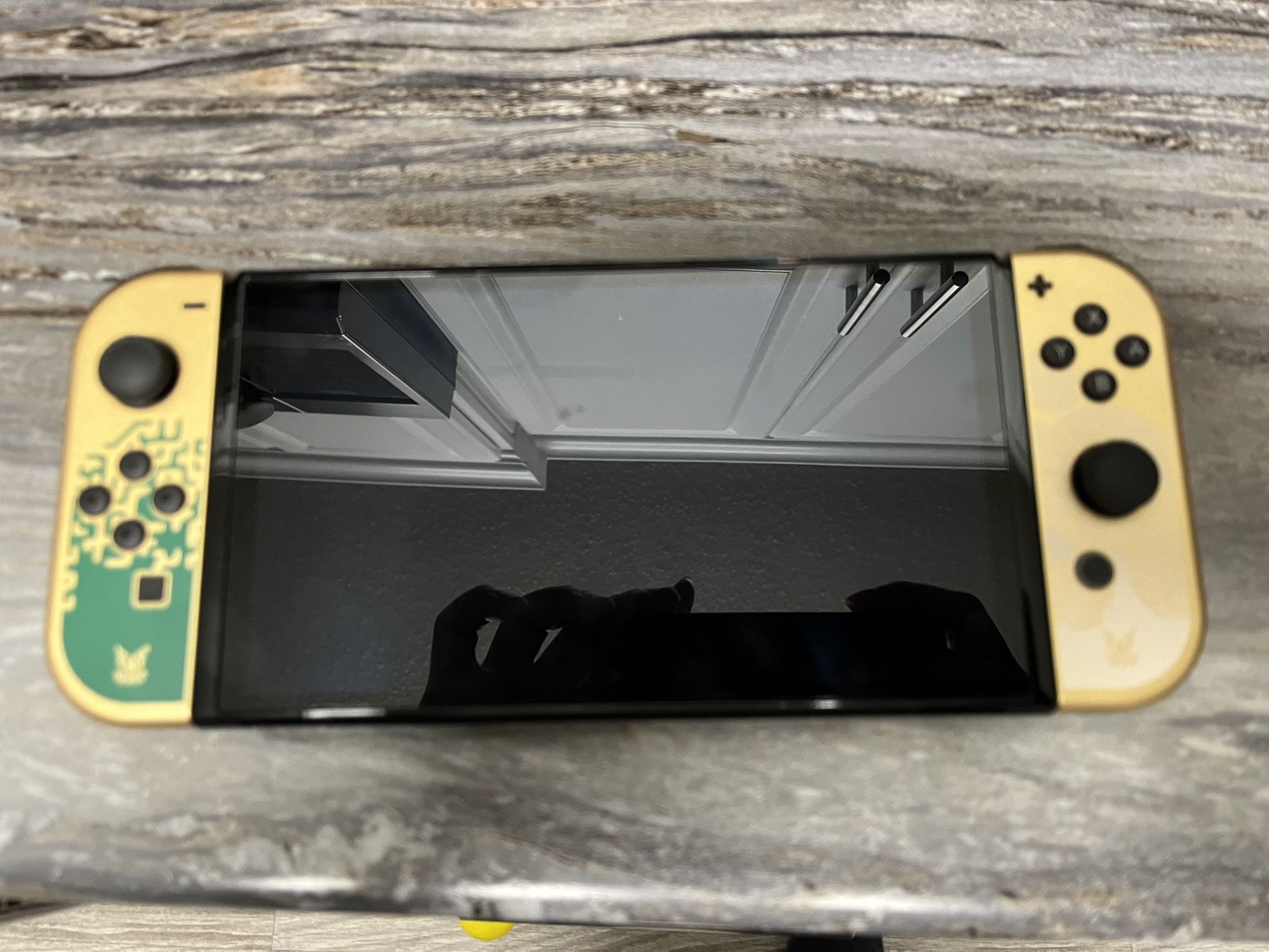 Nintendo OLED Switch Zelda Modeled With 256 Gb SD CARD