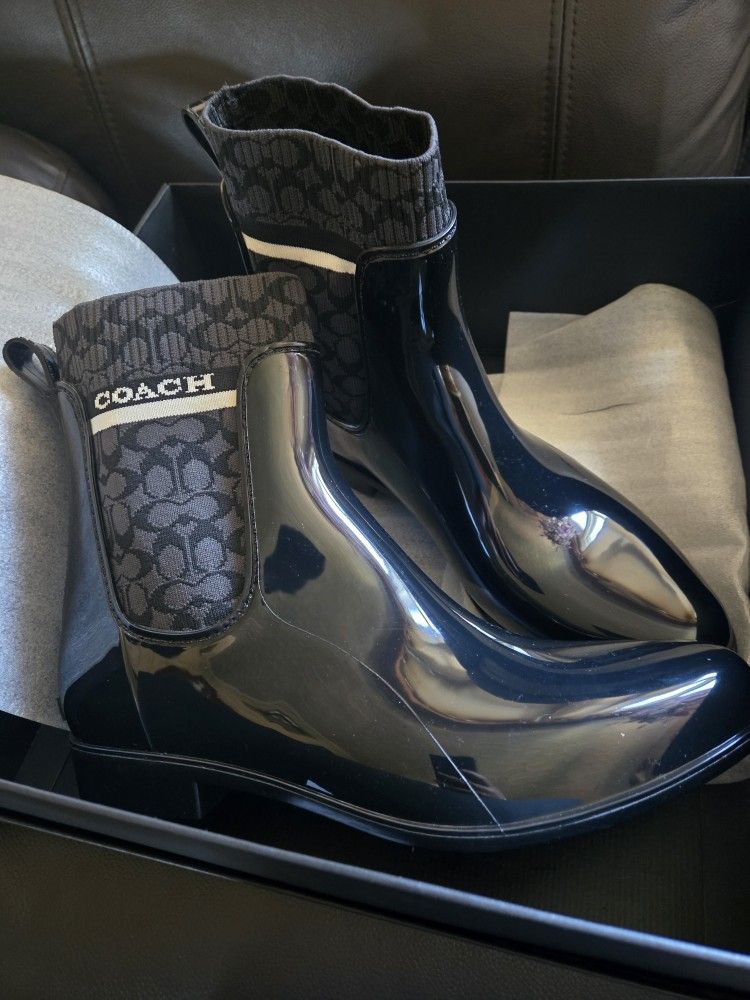 Women's COACH size 10