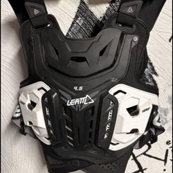 MTB LEATT 4.5 LARGE CHEST PROTECTOR & GPX 4.5 NECK BRACE L/XL LIKENEW