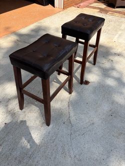Set of 2 Tufted Leather Bar Stools