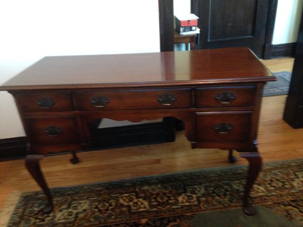 Queen Anne desk; Kindel for Sale in Oak Park, IL - OfferUp