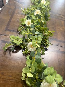 6.56 ft Eucalyptus Garland w/ white flowers
