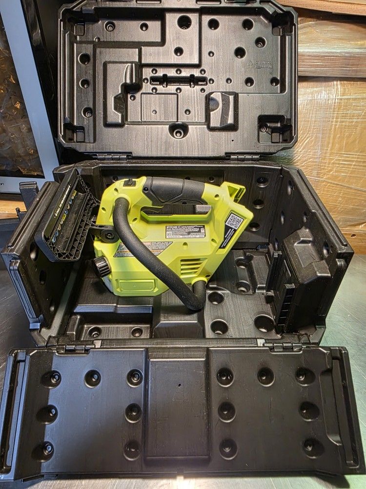 CHAINSAW  RYOBI  12" 40V  W/ CASE  TOOL ONLY