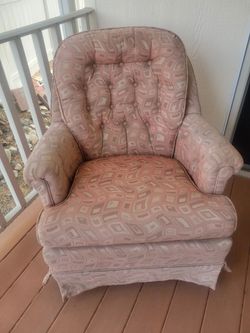 Nice Swivel Rocker