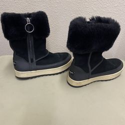 Women’s Boots-kollaburra By UGG- Size 6