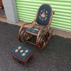 Antique Rocking Chair With Ottoman 