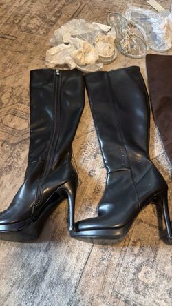 Zapatos mix de sizes nuevos y semi usados $25