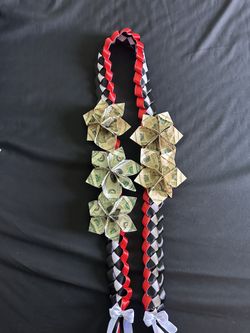 Grad Lei With Flowers