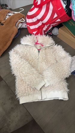 Girls tuck + Tate furry coat size 10/12