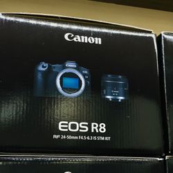 Canon EOS R8 Mirrorless Camera Kit