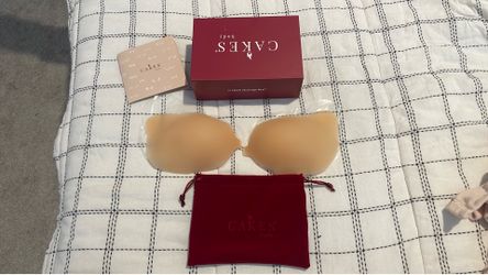 Cakes body cleavage bra