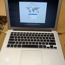 MacBook Air 13” FOR PARTS - New Keyboard & Trackpad | i5 1.8GHz 8GB 128GB