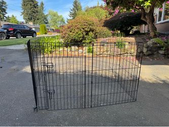 Dog play pen w/ door