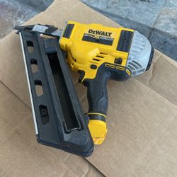DEWALT 20V MAX XR Lithium-Ion Cordless Brushless 2-Speed 30° Paper Collated Framing Nailer (Tool Only