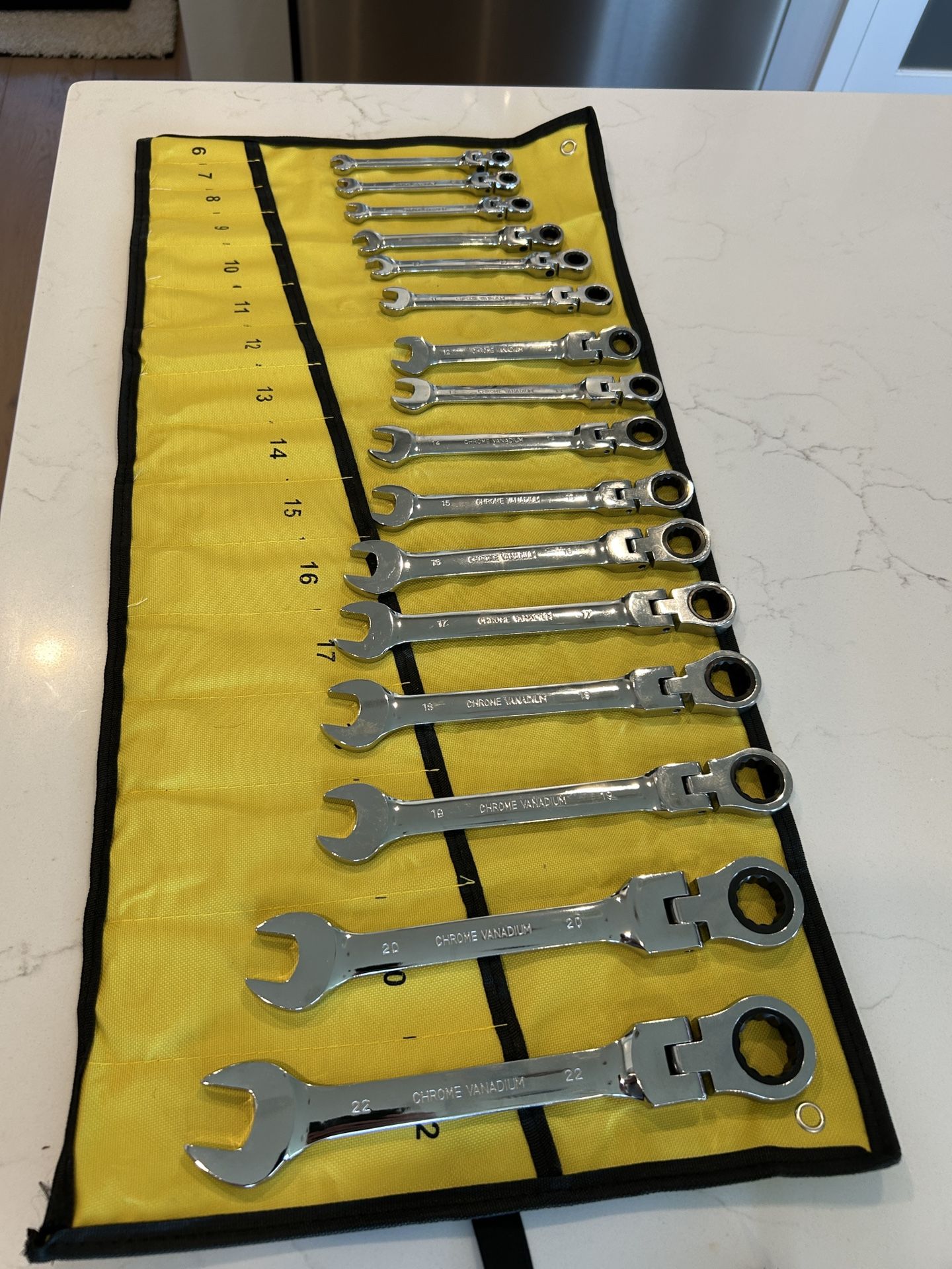 16 Piece Ratchet, Flex Head Combination Wrench.