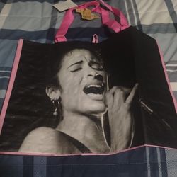 Vendo 4 bolsas de edición Limitada de Selena Quintanilla
