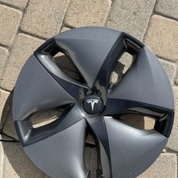 5 TESLA RIM HUBCAPS 18”