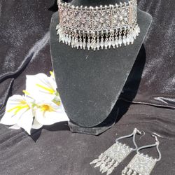 Indian Silver Neck Fitted Choker Set 