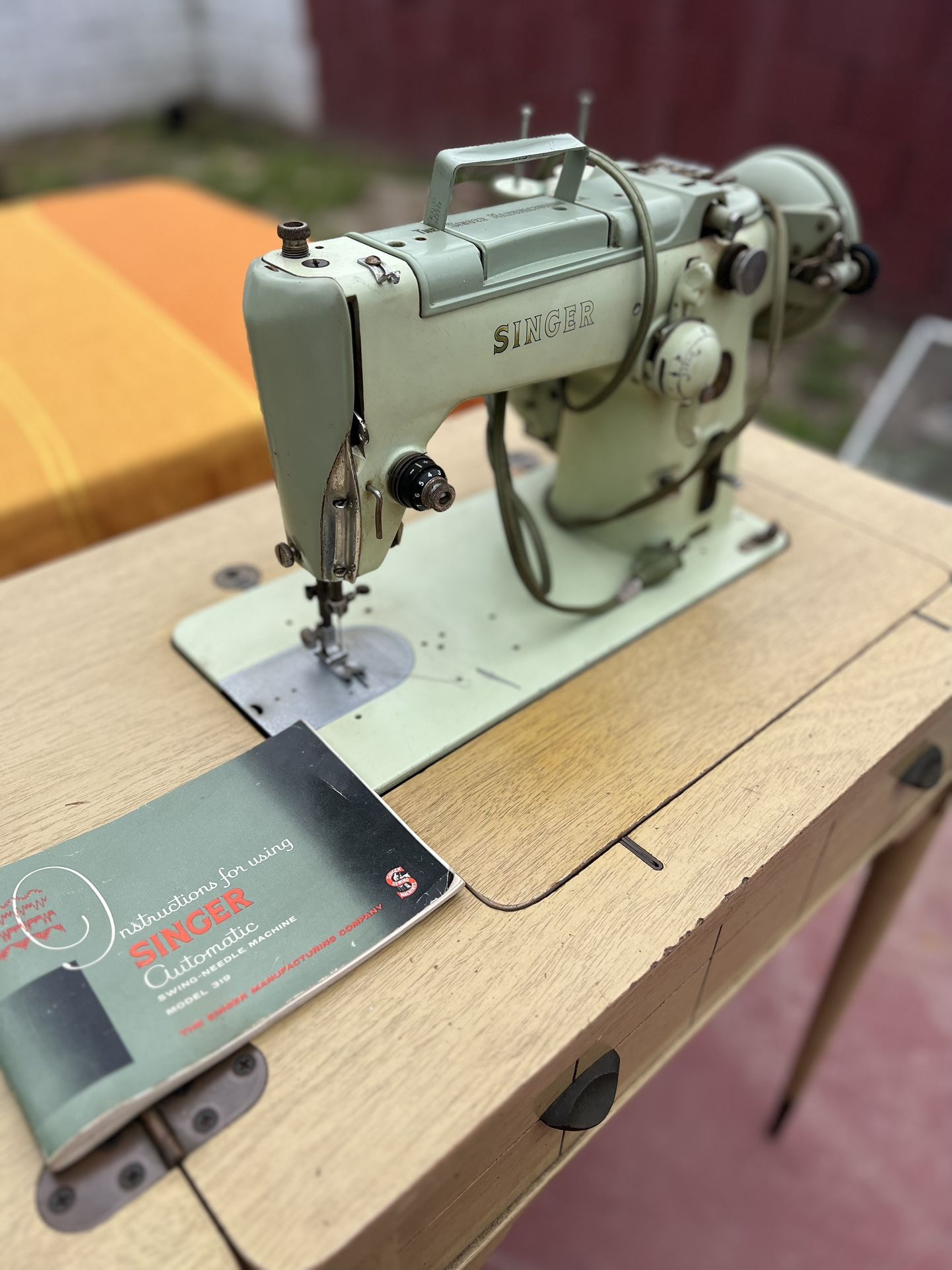 SINGER 319 W2 1957 Sewing Machine VINTAGE
