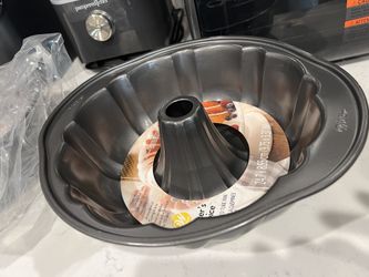 2 Bundt Cake Pans