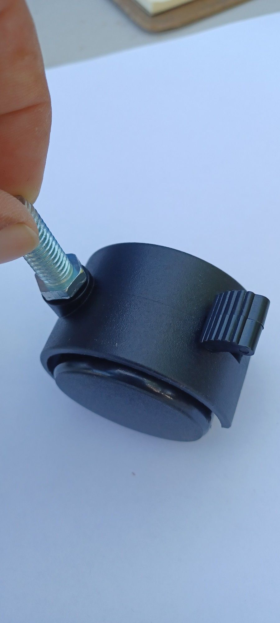 PLASTIC CASTER WHEELS NEW 2" INCHES DIAMETER WHIT BRAKE 18 PCS AVAILABLE