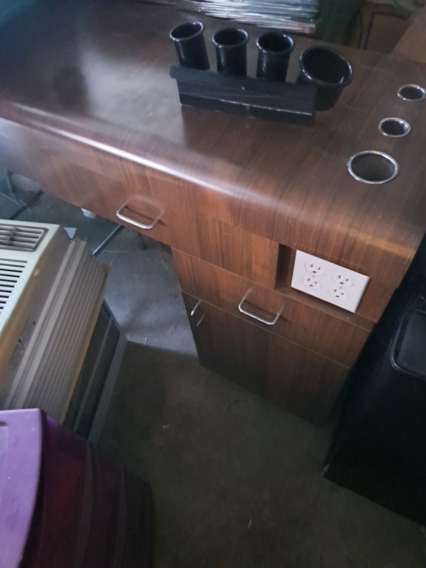 Beauty Salon / Barber Station