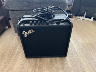 Fender Mustang LT25