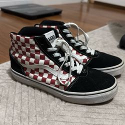 Vans Youth 4 / Women’s 5.5-6