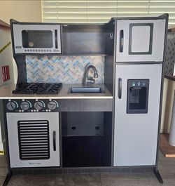 Melissa & Doug Kitchen