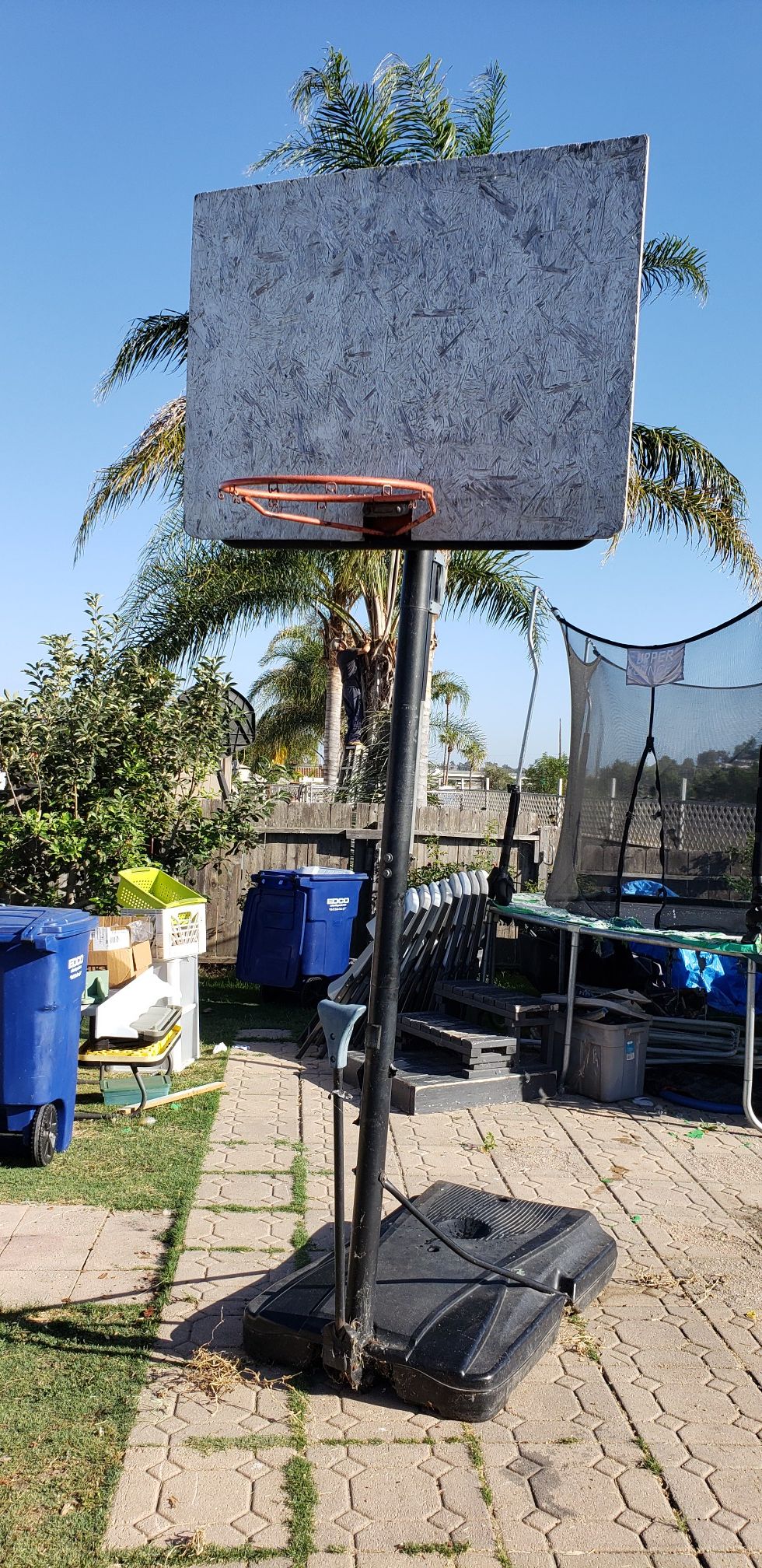 Basketball hoop