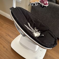 Mamaroo Baby swing